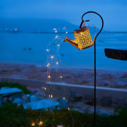 Solar-Gartenleuchte „Eisen-Kanne“ – Kreative Hohl-Wasserfluss Lampe für Rasen & Outdoor-Deko
