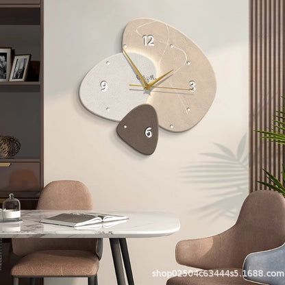 Moderne Luxus-Wanduhr