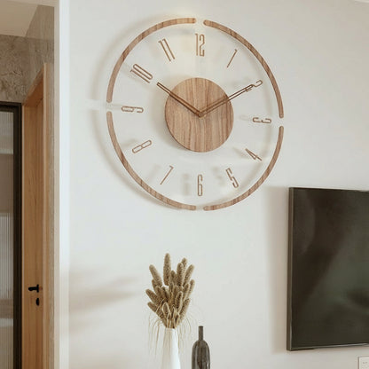 Moderne leise Wanduhr aus Holz